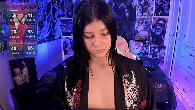 LanaKyutt online show from April 2026 07:27:01 PM