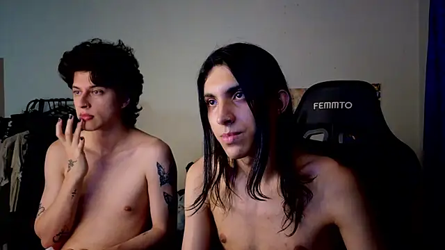 Snapshot of angelitofemboy chatting on November 2025 03:16:02 AM angelitofemboy online show from November 2025 03:16:02 AM