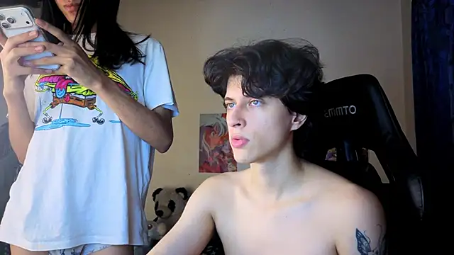 Snapshot of angelitofemboy chatting on December 2025 11:10:01 PM angelitofemboy online show from December 2025 11:10:01 PM