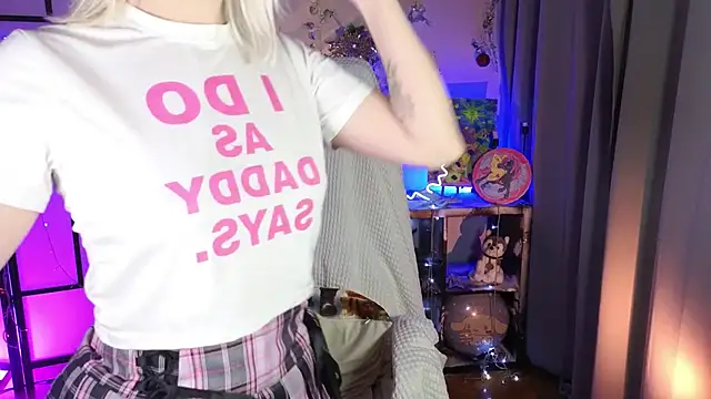 ImBonBon online show from April 2026 10:23:02 PM