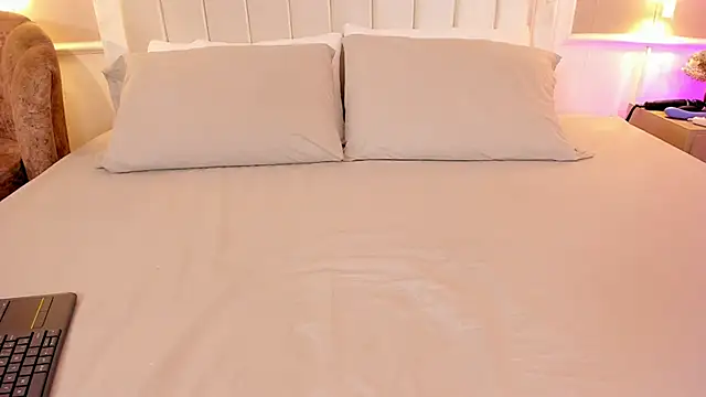 madison fox1 online show from April 2026 12:40:02 PM