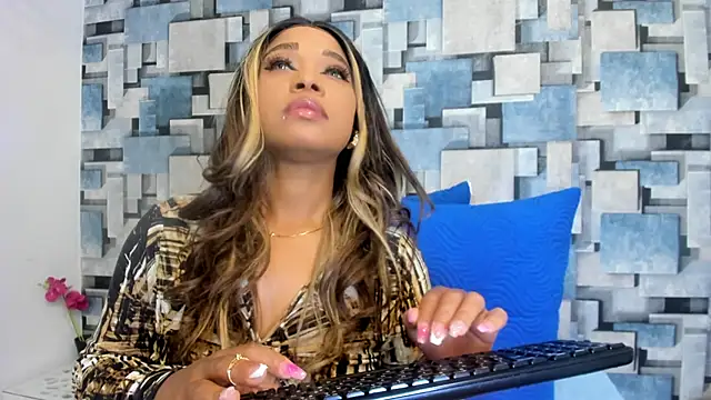 Snapshot of angel_dthroatt chatting on May 2026 12:11:02 PM angel dthroatt online show from May 2026 12:11:02 PM