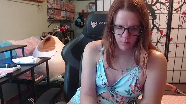 Sarahtineke online show from March 2026 04:12:02 PM