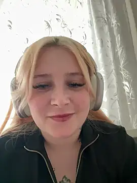 Snapshot of Light_Luna chatting on July 2026 10:29:02 AM Light Luna online show from July 2026 10:29:02 AM