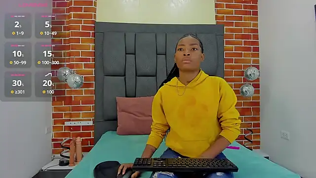 lorre williamss online show from October 2025 02:49:01 PM