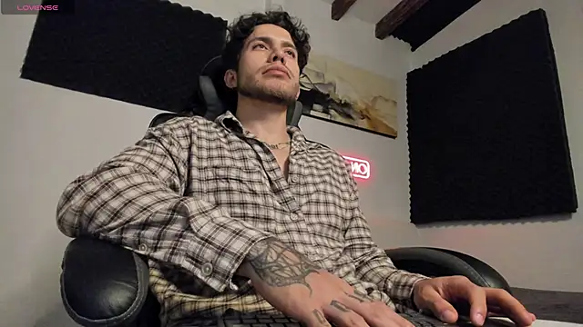 LucianSinclair online show from April 2026 09:57:02 PM