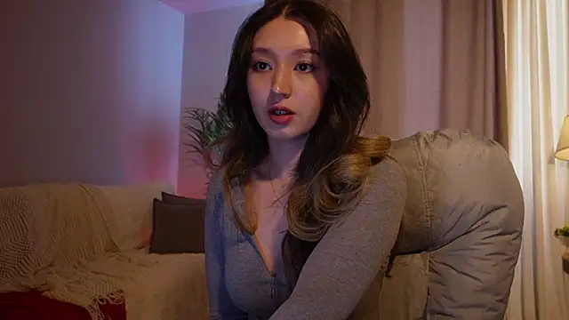 Snapshot of Sarasuo1 chatting on April 2026 02:28:01 AM Sarasuo1 online show from April 2026 02:28:01 AM