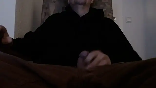 Snapshot of Cordt30 chatting on October 2025 08:33:02 PM Cordt30 online show from October 2025 08:33:02 PM