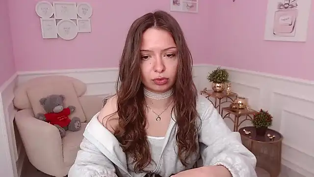 LucySkilar online show from April 2026 04:18:02 AM