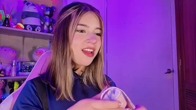 EmilyMiller  online show from April 2026 03:17:02 PM