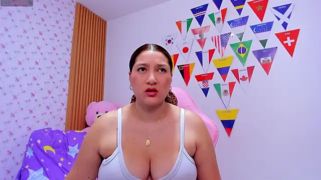 Snapshot of Soyqueen chatting on June 2026 03:11:02 AM Soyqueen online show from June 2026 03:11:02 AM