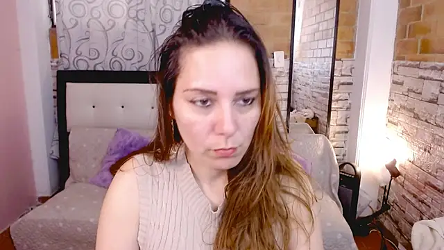 camila delarosa online show from February 2026 07:06:02 PM