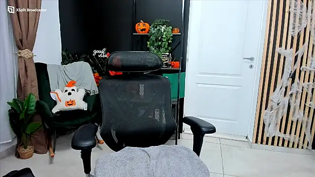 fireflowers  online show from October 2025 10:01:01 PM