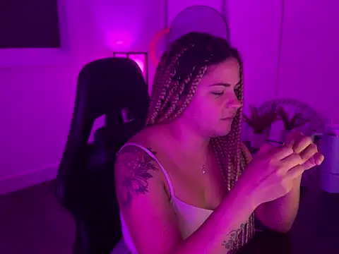 MelSaunders online show from October 2025 04:07:02 AM