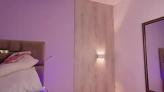 AbrilBrent online show from June 2026 07:36:01 PM