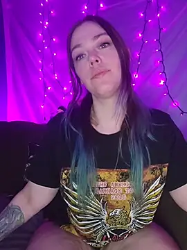 EverlyEster online show from March 2026 10:13:02 PM