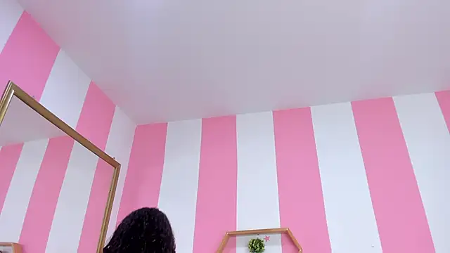 ISABELLA 020 online show from April 2026 12:00:02 PM