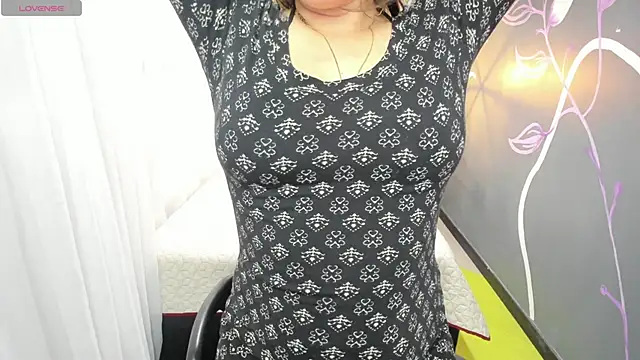 EmmaaEvans  online show from February 2025 06:29:02 PM