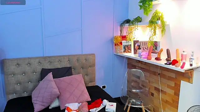 Snapshot of Georgina-coule chatting on December 2024 12:38:01 PM Georgina-coule online show from December 2024 12:38:01 PM