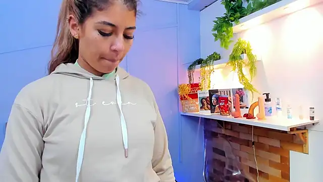 Snapshot of Georgina-coule chatting on December 2024 12:12:02 PM Georgina-coule online show from December 2024 12:12:02 PM