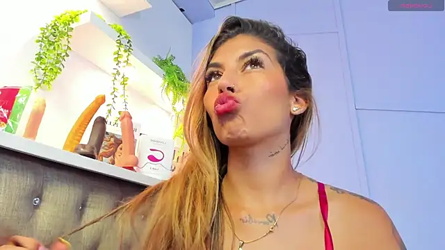 Snapshot of Georgina-coule chatting on March 2025 03:20:01 PM Georgina-coule online show from March 2025 03:20:01 PM