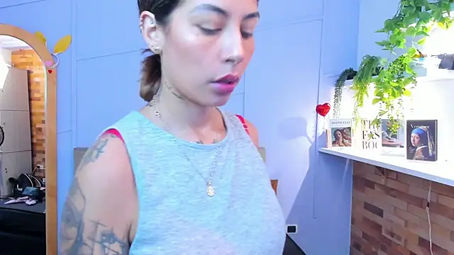 Snapshot of Georgina-coule chatting on October 2025 01:23:02 PM Georgina-coule online show from October 2025 01:23:02 PM