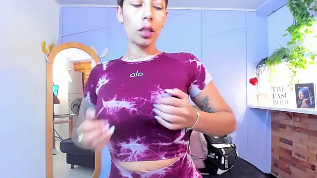 Snapshot of Georgina-coule chatting on January 2026 01:57:02 PM Georgina-coule online show from January 2026 01:57:02 PM