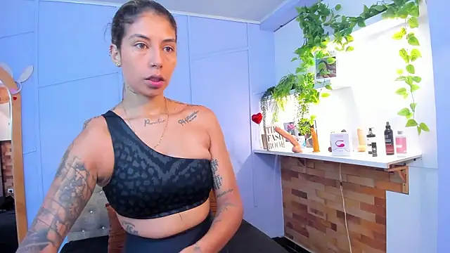 Snapshot of Georgina-coule chatting on January 2026 02:23:01 PM Georgina-coule online show from January 2026 02:23:01 PM