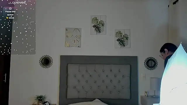 Kylie2211 online show from September 2025 02:01:01 AM