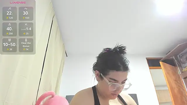 Kylie2211 online show from March 2026 02:08:02 AM