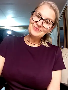 irinamaux online show from October 2025 04:57:01 PM