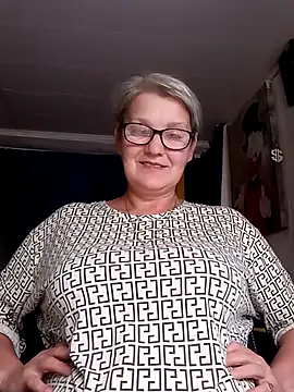 irinamaux online show from July 2026 08:24:01 PM