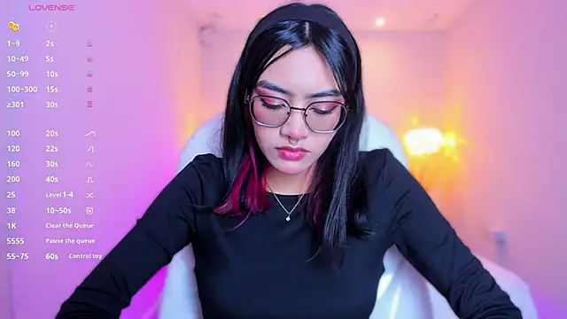 AzuraKindong online show from March 2026 07:14:01 PM