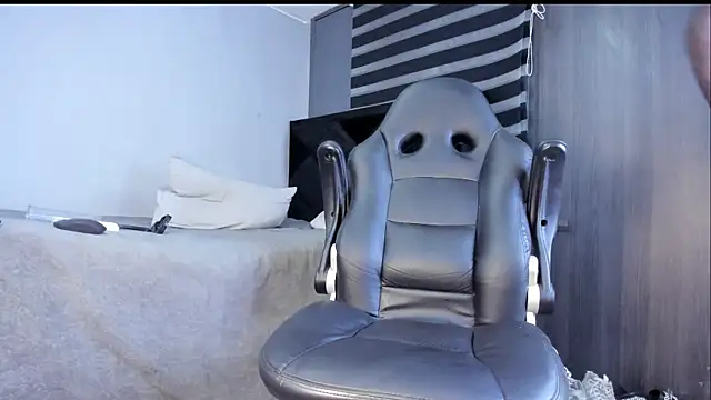 Dancelwashington online show from April 2026 04:33:01 PM