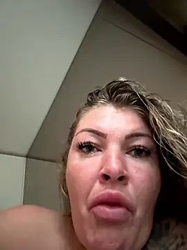 Snapshot of GabyHofstede chatting on January 2026 06:18:01 AM GabyHofstede online show from January 2026 06:18:01 AM