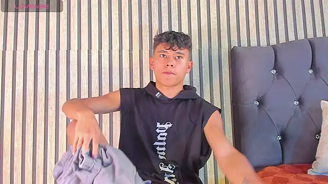 Angel esteban fx online show from June 2026 06:01:01 PM