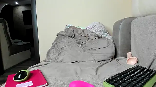 Daddysgirl 777 online show from March 2026 07:40:01 PM