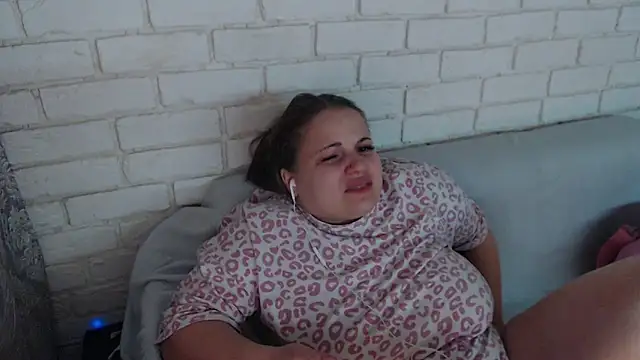 Snapshot of Crazyy_girl_ chatting on December 2025 04:48:02 PM Crazyy girl online show from December 2025 04:48:02 PM