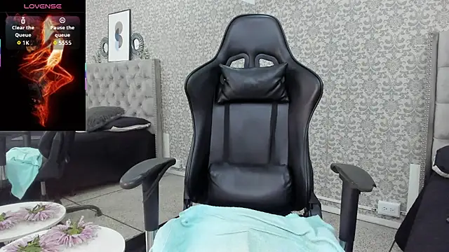 CodyWalkerR online show from November 2025 05:23:01 PM