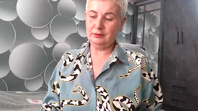 NicoleOlla online show from October 2025 05:15:02 AM