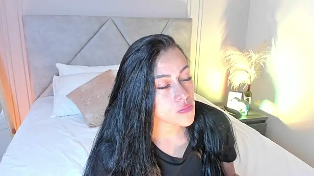 Miss Ambeer online show from March 2026 01:04:02 PM