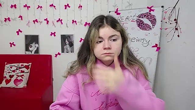 TinaRedly online show from March 2026 08:00:02 AM