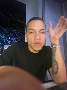 Snapshot of Osiiriis chatting on February 2025 11:15:02 PM Osiiriis online show from February 2025 11:15:02 PM