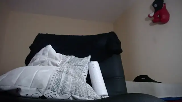 Snapshot of Osiiriis chatting on February 2025 12:16:01 AM Osiiriis online show from February 2025 12:16:01 AM