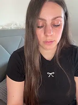 Loella-Rose online show from December 2025 01:18:02 PM