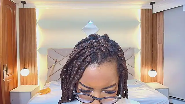 Raquel jones online show from April 2026 12:10:01 PM