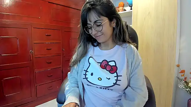 Isabellaa22 1 online show from July 2026 10:36:01 PM
