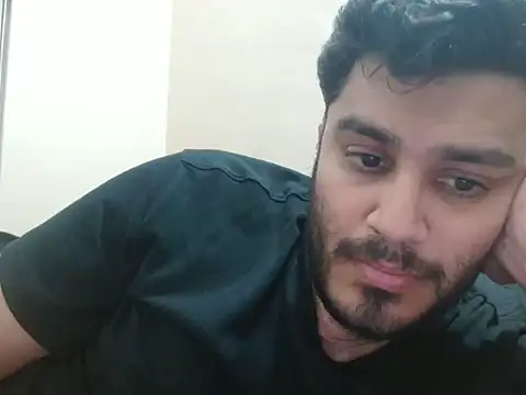 Snapshot of robintoit chatting on June 2026 05:28:01 PM robintoit online show from June 2026 05:28:01 PM