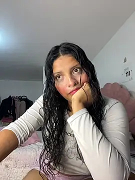 tati  22 online show from November 2025 05:47:02 PM