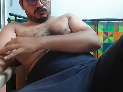 Snapshot of naughtymike0007 chatting on June 2026 01:41:02 PM naughtymike0007 online show from June 2026 01:41:02 PM